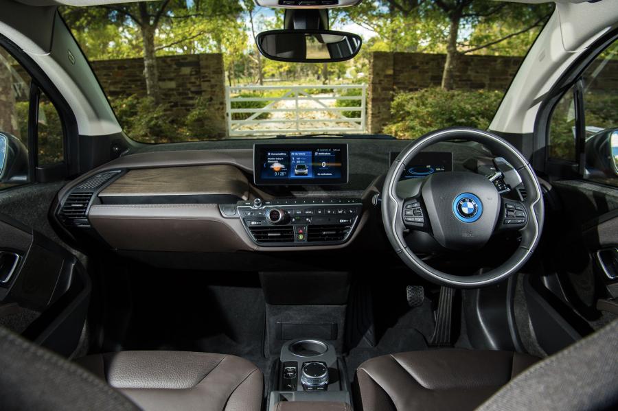 Торпедо BMW i3s (I01) 2018 года  (AU) (фото 27 из 31)